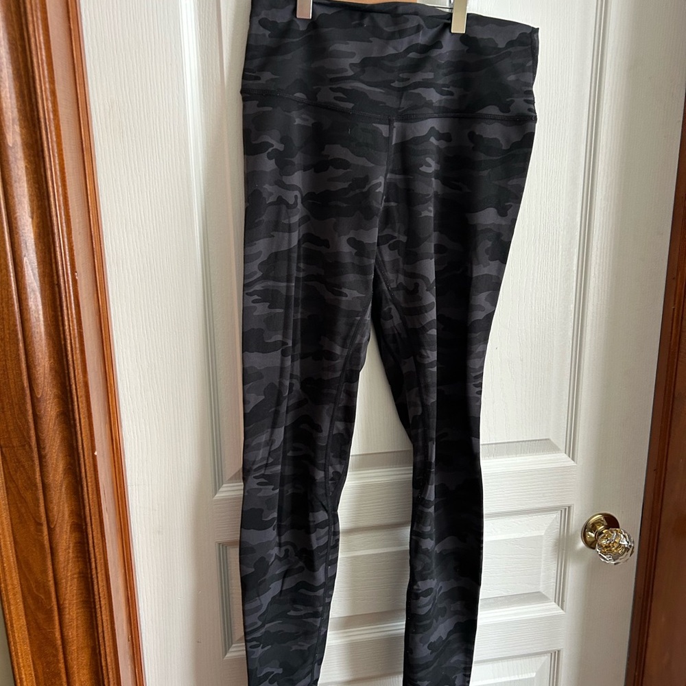 Black Camouflage Women's Leggings